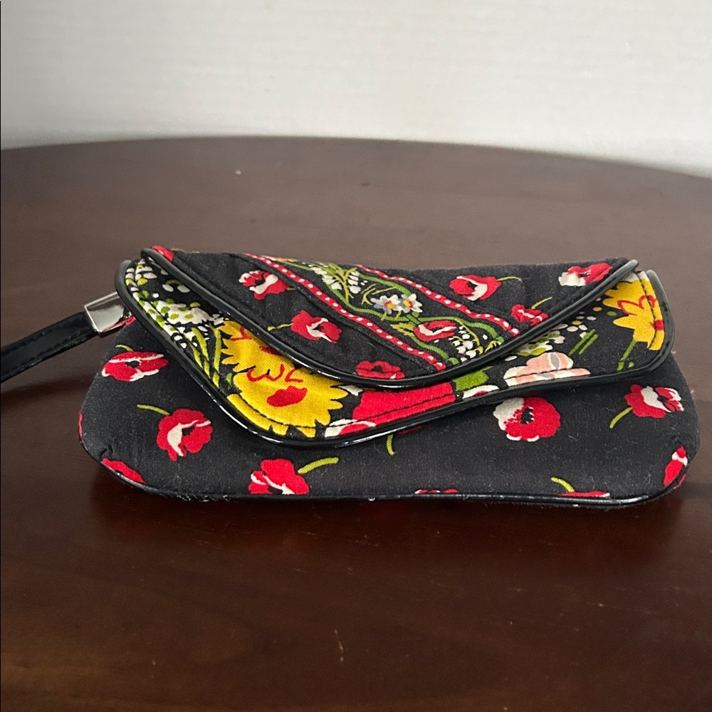 Vera Bradley Poppy Fields magnetic wristlet